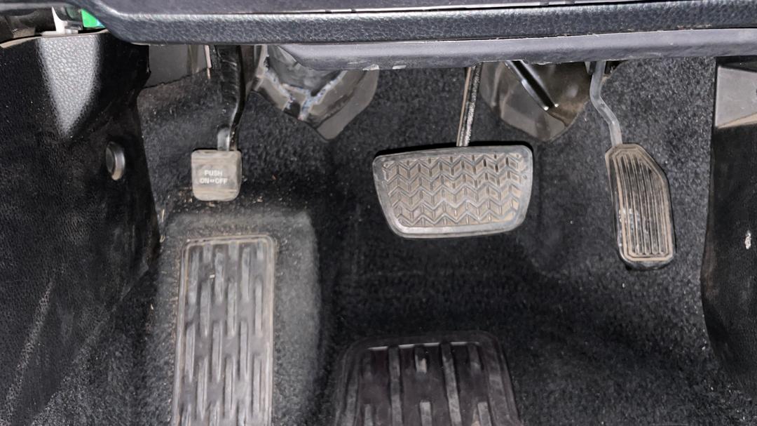 2019 Toyota Kluger Gx (4x2), Automatic, 70321 km, Pedals and Footmat