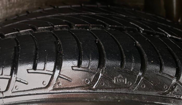 2017 Maruti Celerio VXI CNG, CNG, Manual, 86,136 km, Left Rear Tyre Tread