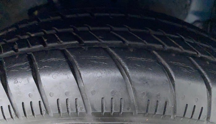 2014 Maruti Celerio VXI AGS, Petrol, Automatic, 17,893 km, Right Rear Tyre Tread