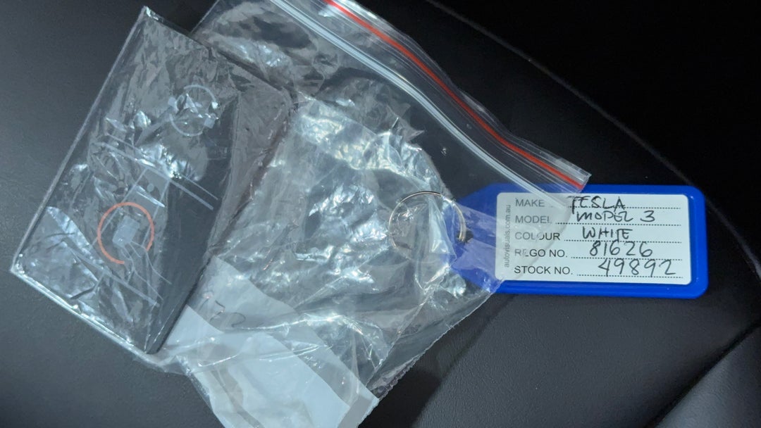 2021 Tesla Model 3 Standard Range Plus Rwd, Automatic, 48226 km, Key Close-up