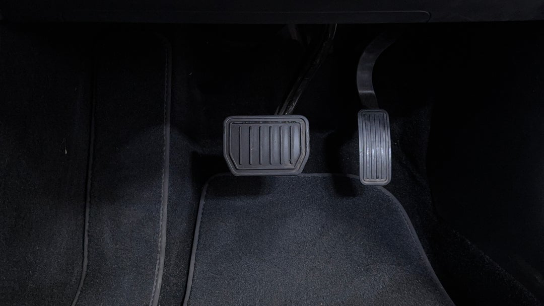 2021 Tesla Model 3 Standard Range Plus Rwd, Automatic, 48226 km, Pedals and Footmat