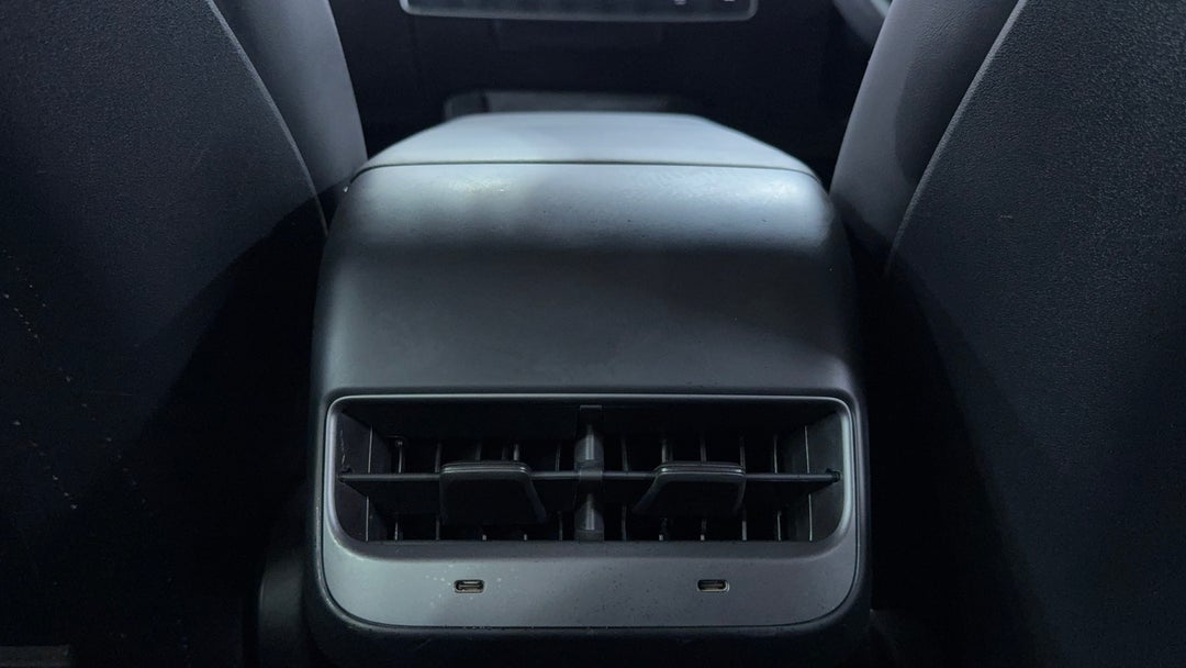 2021 Tesla Model 3 Standard Range Plus Rwd, Automatic, 48226 km, Rear A/C Vent