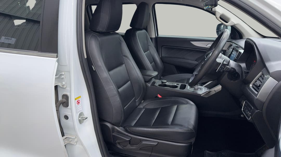 2021 GWM Ute Cannon (4x2), Automatic, 113071 km, Right Side Front Door Cabin View