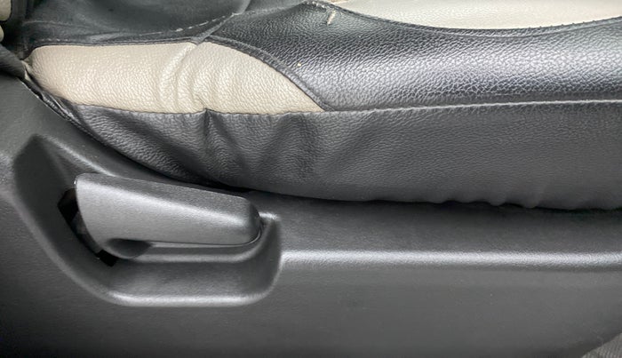 2014 Maruti Wagon R 1.0 LXI CNG, CNG, Manual, 69,435 km, Driver Side Adjustment Panel