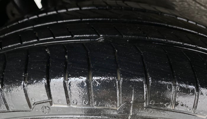 2014 Maruti Wagon R 1.0 LXI CNG, CNG, Manual, 69,435 km, Right Rear Tyre Tread
