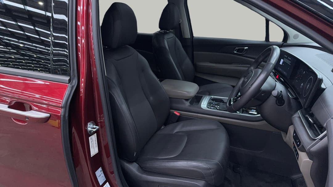 2024 Kia Carnival Gt-line Lite, Automatic, 33922 km, Right Side Front Door Cabin View
