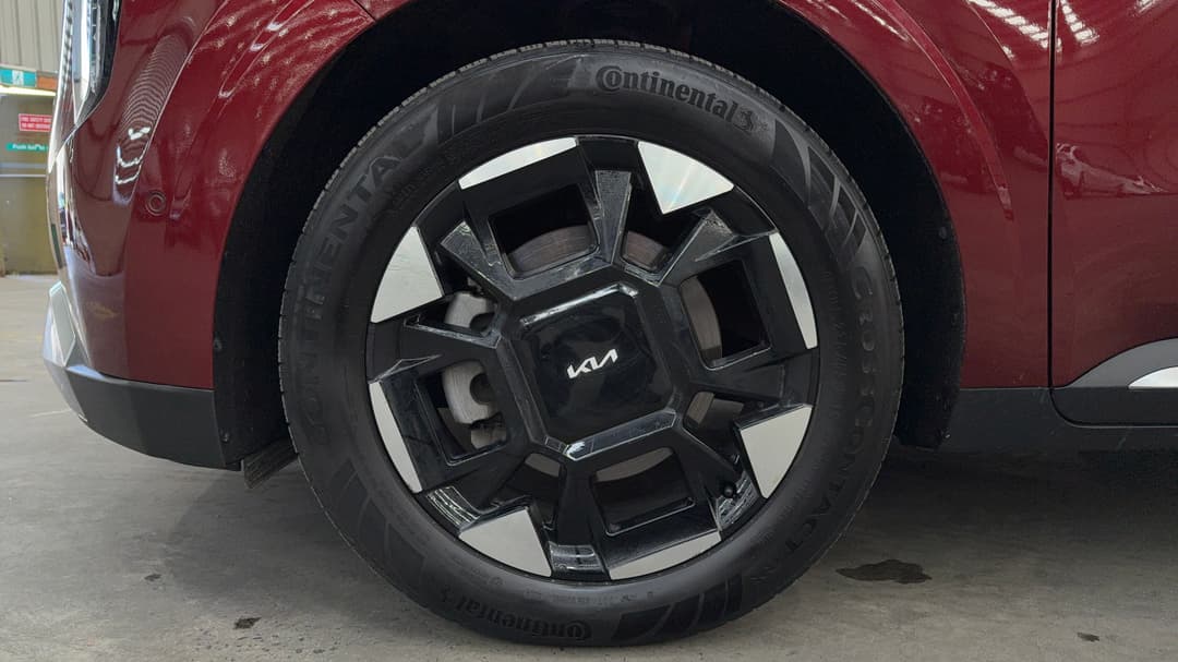2024 Kia Carnival Gt-line Lite, Automatic, 33922 km, Left Front Wheel