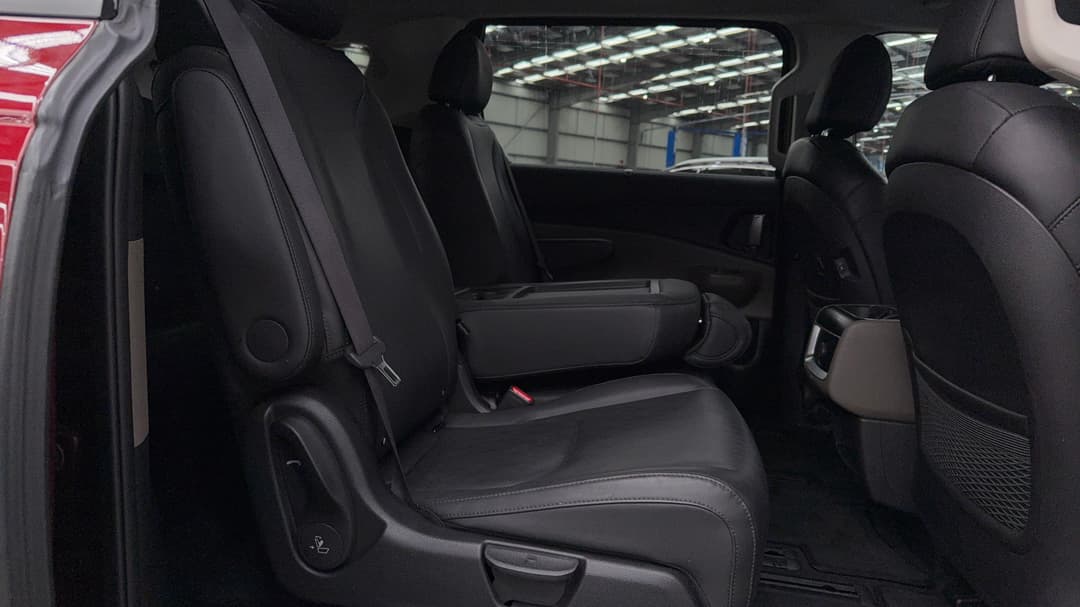 2024 Kia Carnival Gt-line Lite, Automatic, 33922 km, Right Side Rear Door Cabin View