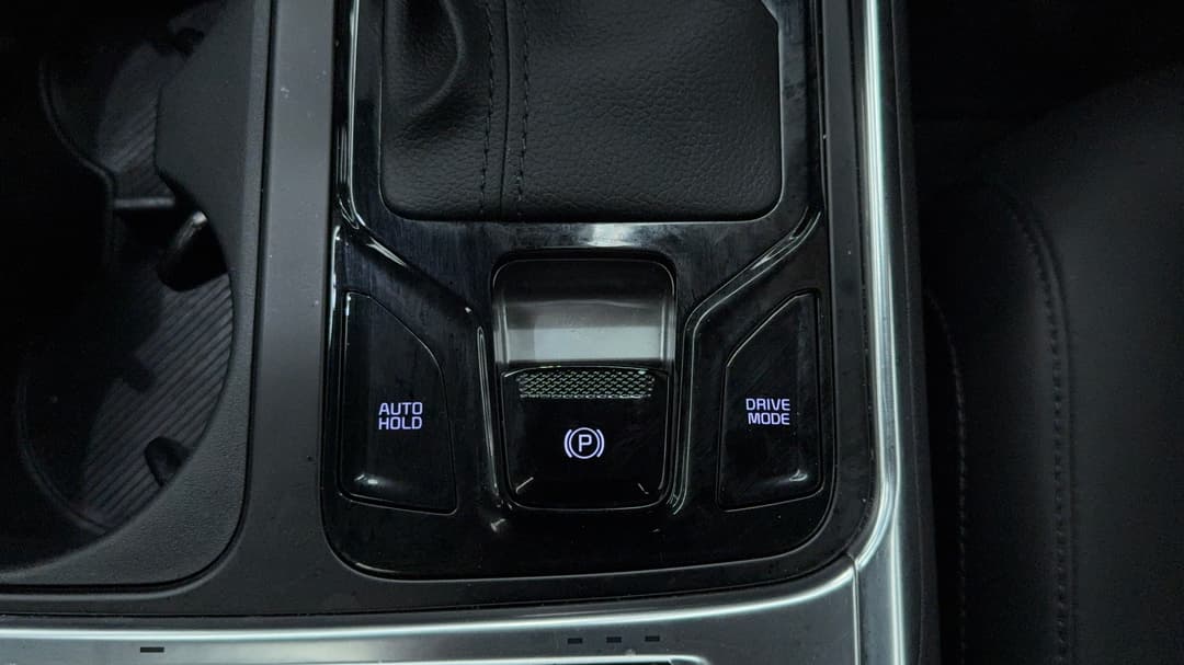 2024 Kia Carnival Gt-line Lite, Automatic, 33922 km, Handbrake