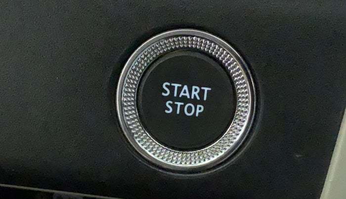 2021 Renault TRIBER RXZ, Petrol, Manual, 39,752 km, Keyless Start/ Stop Button