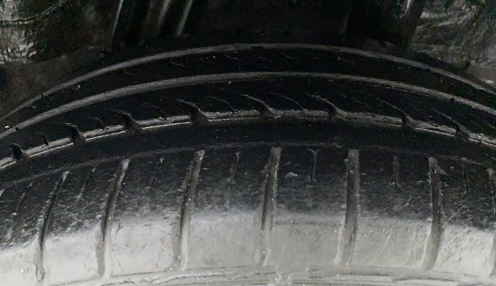 2018 Honda Jazz 1.2 V AT, Petrol, Automatic, 31,487 km, Left Rear Tyre Tread