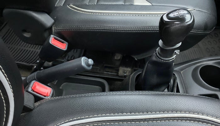 2019 Datsun Redi Go A, Petrol, Manual, 32,329 km, Gear Lever