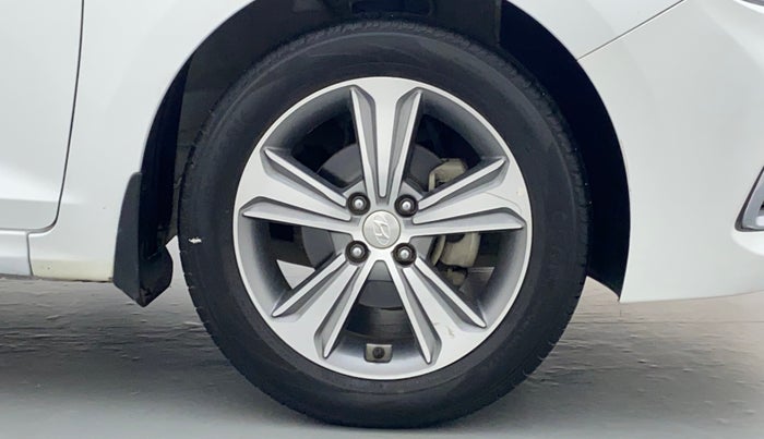 2018 Hyundai Verna 1.6 SX VTVT, Petrol, Manual, 59,884 km, Right Front Wheel