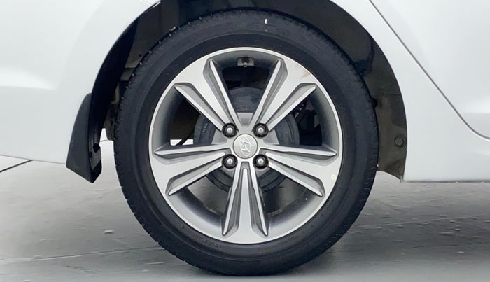2018 Hyundai Verna 1.6 SX VTVT, Petrol, Manual, 59,884 km, Right Rear Wheel