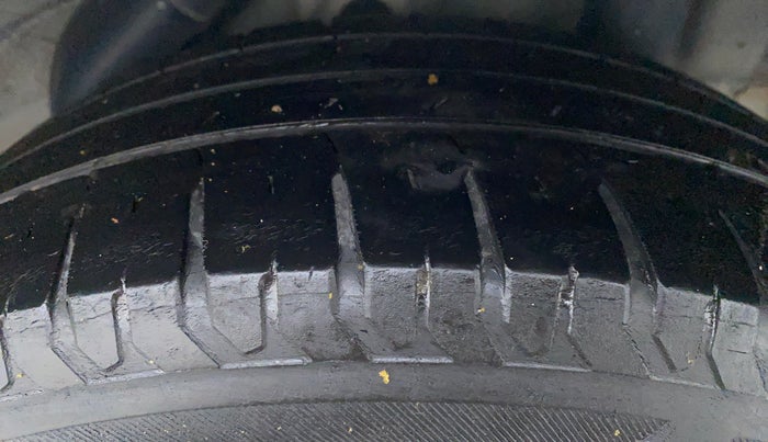 2018 Hyundai Verna 1.6 SX VTVT, Petrol, Manual, 59,884 km, Left Rear Tyre Tread