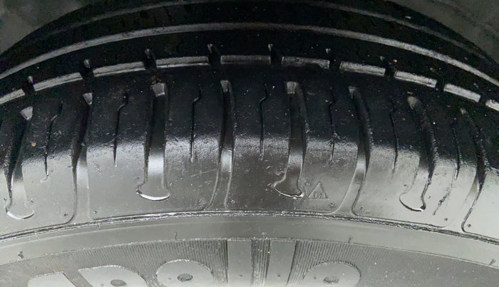 2018 Hyundai Elite i20 Magna Executive 1.2, Petrol, Manual, 13,857 km, Left Front Tyre Tread