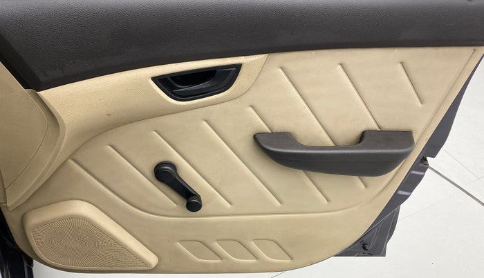 2016 Hyundai Eon D-LITE+, Petrol, Manual, 76,585 km, Driver Side Door Panels Control