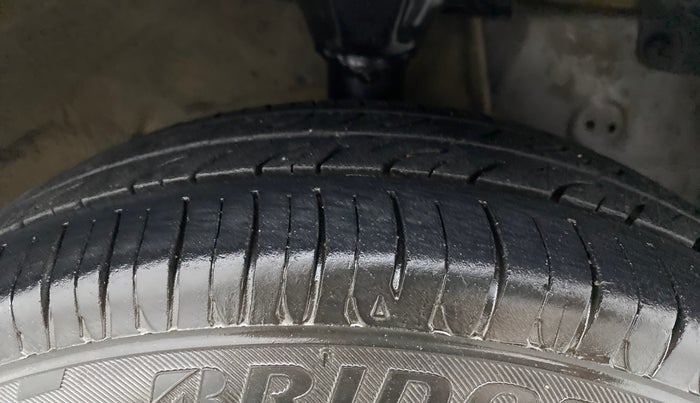 2016 Hyundai Eon D-LITE+, Petrol, Manual, 76,585 km, Right Front Tyre Tread