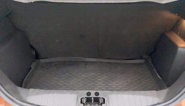 2019 Ford FREESTYLE TITANIUM + 1.2 TI-VCT, Petrol, Manual, 15,687 km, Boot Inside