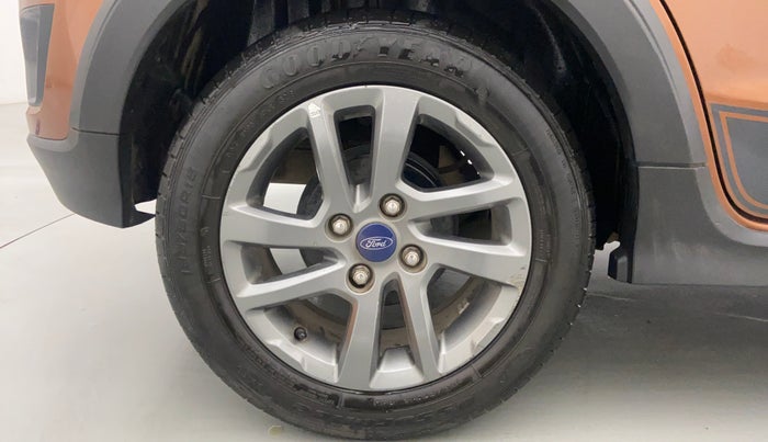 2019 Ford FREESTYLE TITANIUM + 1.2 TI-VCT, Petrol, Manual, 15,687 km, Right Rear Wheel