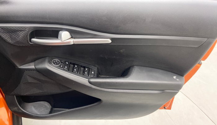 2020 KIA SELTOS HTK PLUS AT 1.5 DIESEL, Diesel, Automatic, 49,488 km, Driver Side Door Panels Control
