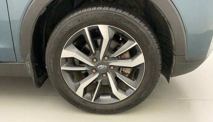 2019 Mahindra XUV300 W8 (O) 1.2 PETROL, Petrol, Manual, 69,490 km, Right Front Wheel