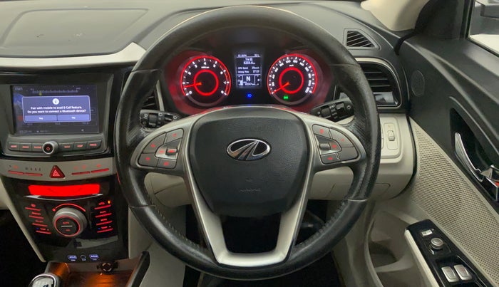 2019 Mahindra XUV300 W8 (O) 1.2 PETROL, Petrol, Manual, 69,490 km, Steering Wheel Close Up