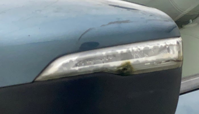 2019 Mahindra XUV300 W8 (O) 1.2 PETROL, Petrol, Manual, 69,490 km, Left rear-view mirror - Indicator light has minor damage