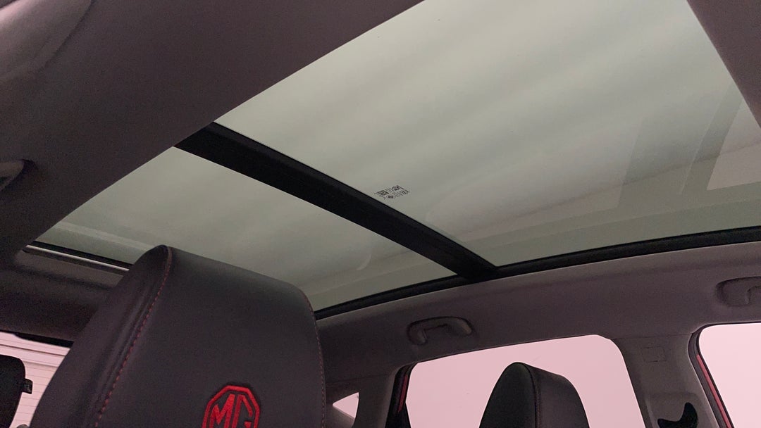 Interior Sunroof/Moonroof