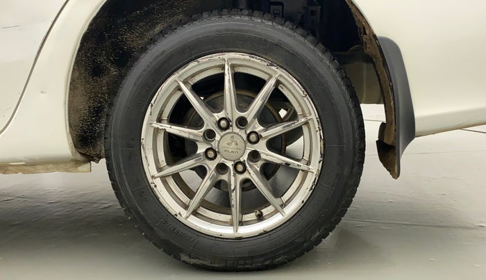 2011 Toyota Etios G, Petrol, Manual, 73,548 km, Left Rear Wheel