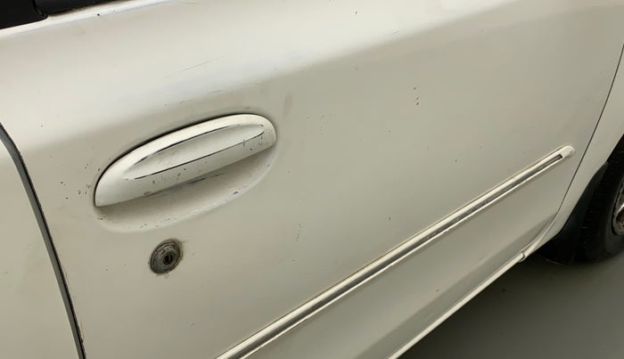 2011 Toyota Etios G, Petrol, Manual, 73,548 km, Driver-side door - Minor scratches