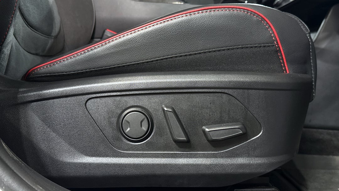 2025 Hyundai Tucson Premium N Line Hybrid (AWD), Automatic, 16163 km, Drivers Side Adjustment Panel