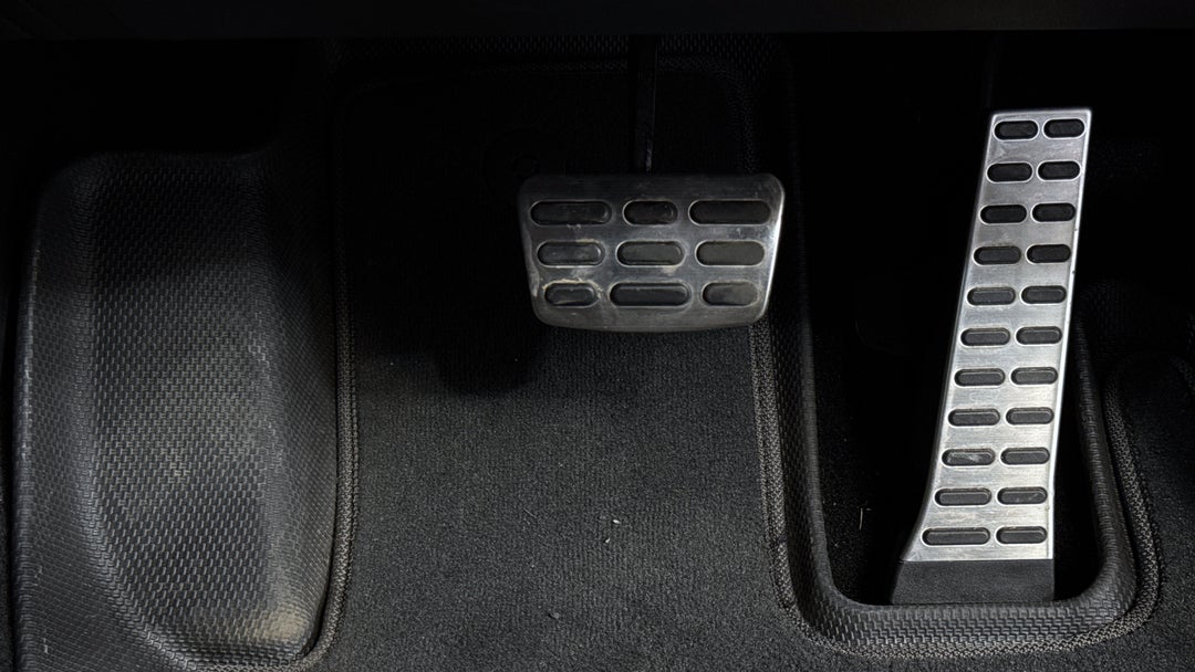 2025 Hyundai Tucson Premium N Line Hybrid (AWD), Automatic, 16163 km, Pedals and Footmat