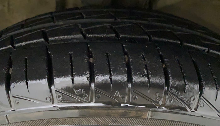 2019 Maruti Alto VXI, Petrol, Manual, 8,401 km, Right Front Tyre Tread