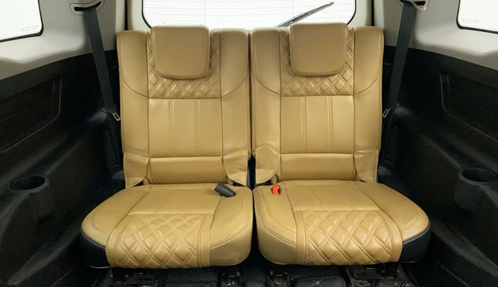 2019 Mahindra XUV500 W11 (O) AT, Diesel, Automatic, 52,460 km, Third Seat Row ( optional )