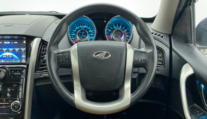 2019 Mahindra XUV500 W11 (O) AT, Diesel, Automatic, 52,460 km, Steering Wheel Close Up