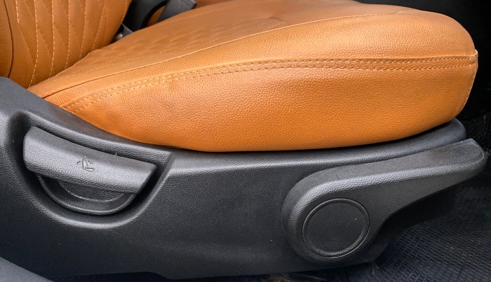2014 Hyundai Grand i10 ASTA 1.1 CRDI OPT, Diesel, Manual, 66,331 km, Driver Side Adjustment Panel