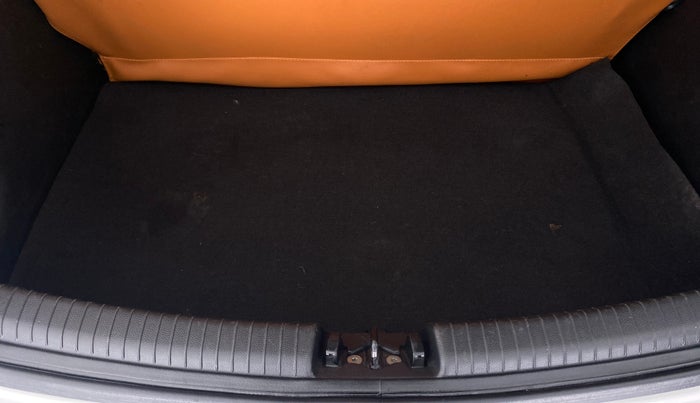 2014 Hyundai Grand i10 ASTA 1.1 CRDI OPT, Diesel, Manual, 66,331 km, Boot Inside