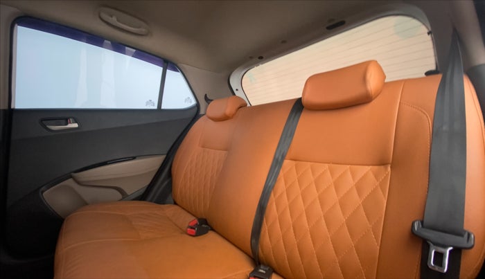 2014 Hyundai Grand i10 ASTA 1.1 CRDI OPT, Diesel, Manual, 66,331 km, Right Side Rear Door Cabin
