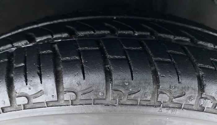2012 Hyundai Eon D LITE PLUS, Petrol, Manual, 8,574 km, Right Front Tyre Tread