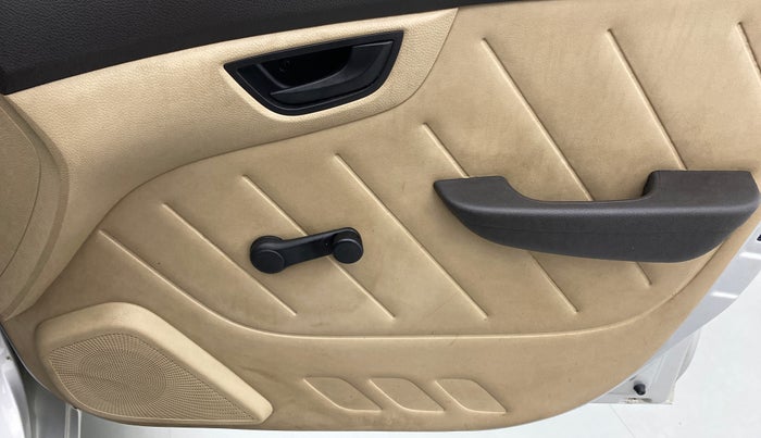 2012 Hyundai Eon D LITE PLUS, Petrol, Manual, 8,574 km, Driver Side Door Panels Control