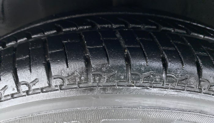 2012 Hyundai Eon D LITE PLUS, Petrol, Manual, 8,574 km, Left Front Tyre Tread