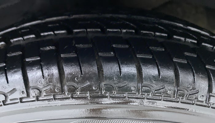 2012 Hyundai Eon D LITE PLUS, Petrol, Manual, 8,574 km, Right Rear Tyre Tread