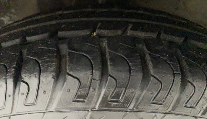 2010 Hyundai i10 ERA 1.1, Petrol, Manual, 60,967 km, Left Front Tyre Tread