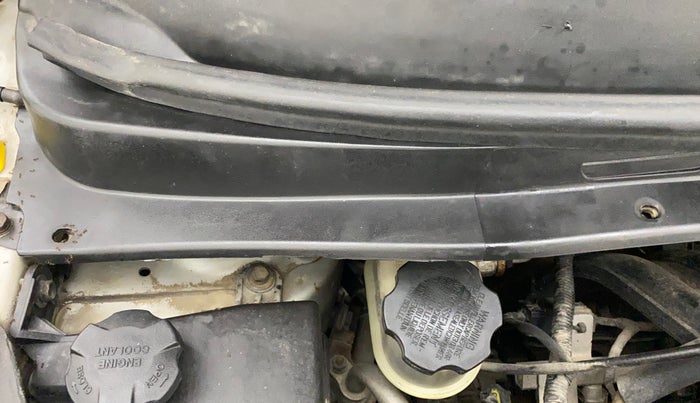 2010 Hyundai i10 ERA 1.1, Petrol, Manual, 60,967 km, Bonnet (hood) - Cowl vent panel has minor damage