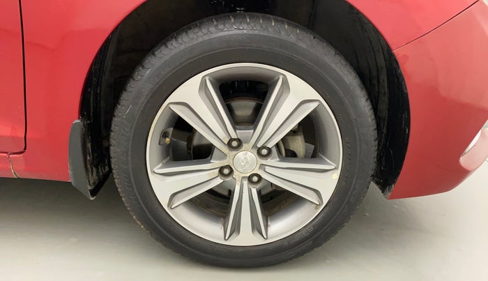 2018 Hyundai Verna 1.6 VTVT SX, Petrol, Manual, 52,146 km, Right Front Wheel