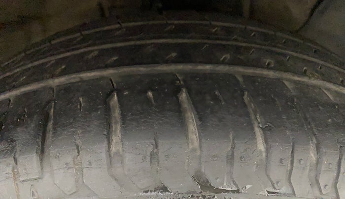 2018 Hyundai Verna 1.6 VTVT SX, Petrol, Manual, 52,146 km, Right Front Tyre Tread