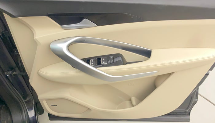 2021 MG HECTOR SHARP 1.5 PETROL CVT, Petrol, Automatic, 9,022 km, Driver Side Door Panels Control