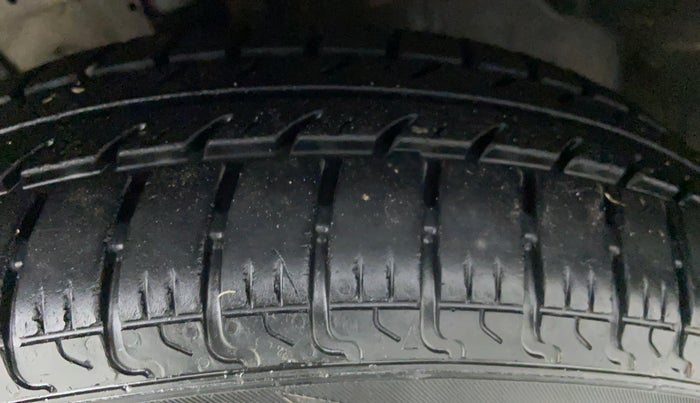 2014 Maruti Swift Dzire LDI BS IV, Diesel, Manual, 76,494 km, Left Front Tyre Tread