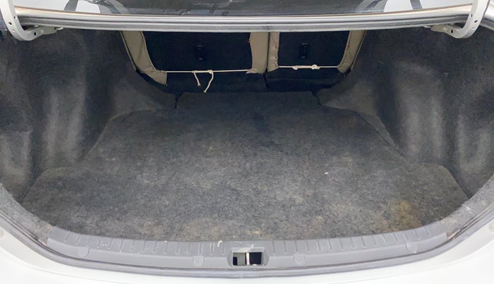 2012 Toyota Corolla Altis G, Petrol, Manual, 88,098 km, Boot Inside